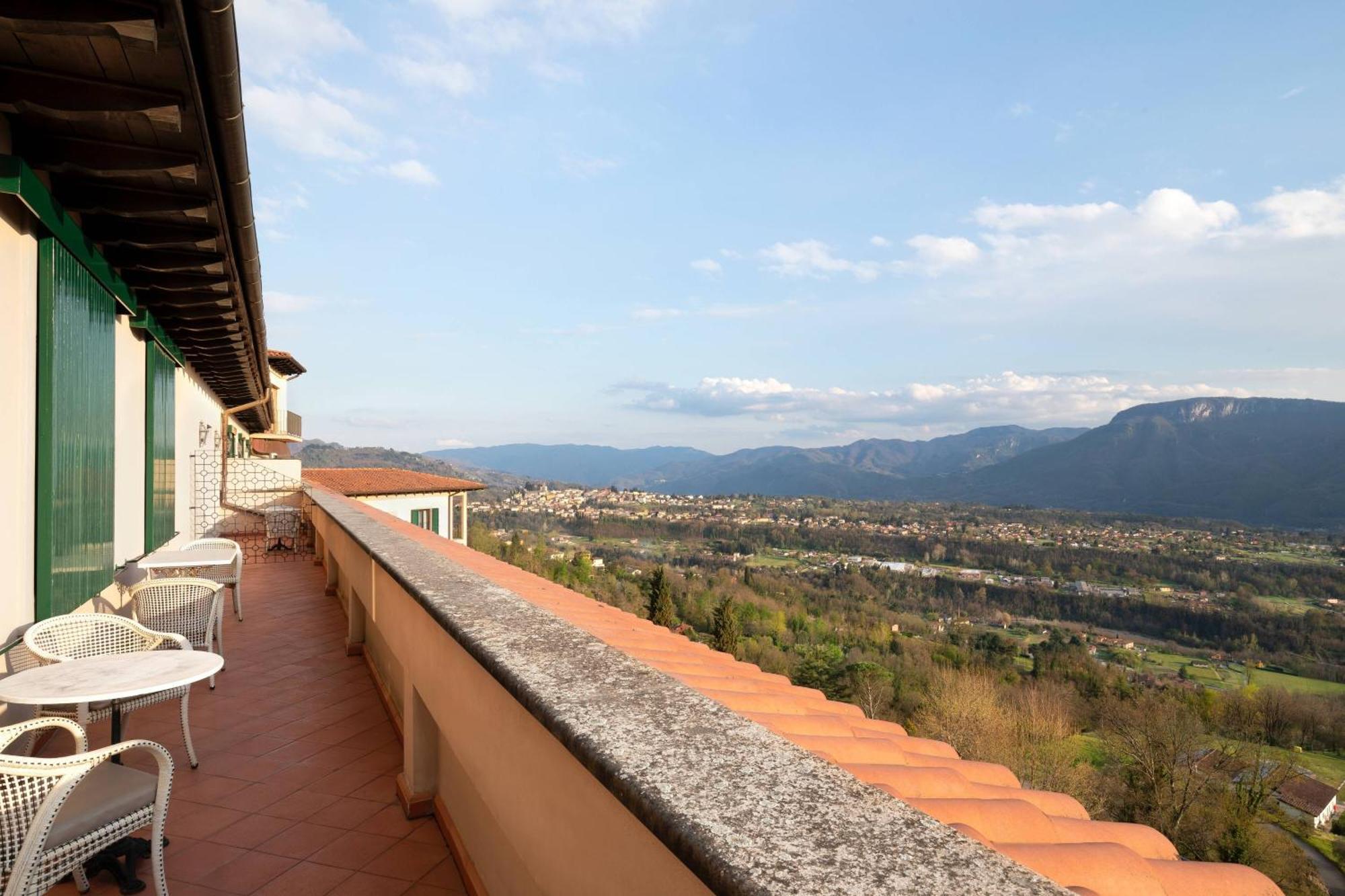 Renaissance Tuscany Il Ciocco Resort & Spa Barga Exterior photo